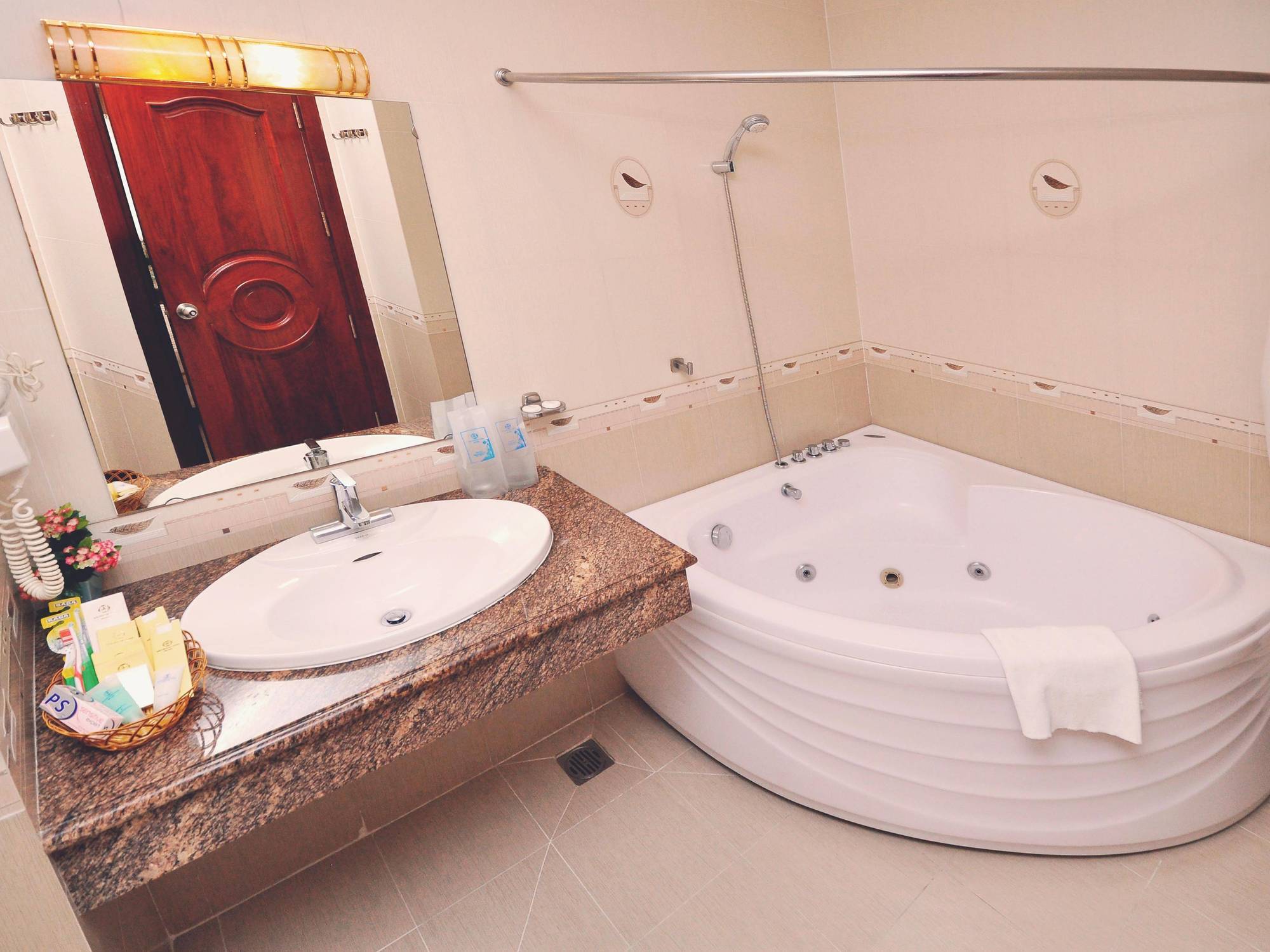 Tan Hoang Long Hotel Ho Şi Min Dış mekan fotoğraf